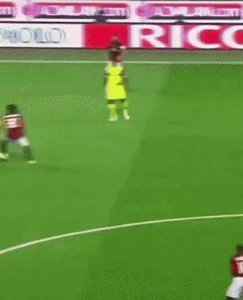 体图：在确保能注册资格前，约纳坦-塔不会和巴萨达成协议.