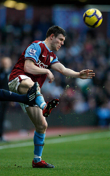 毕尔巴鄂竞技官方发布新赛季第三客场球衣：尼科-威廉斯出镜.